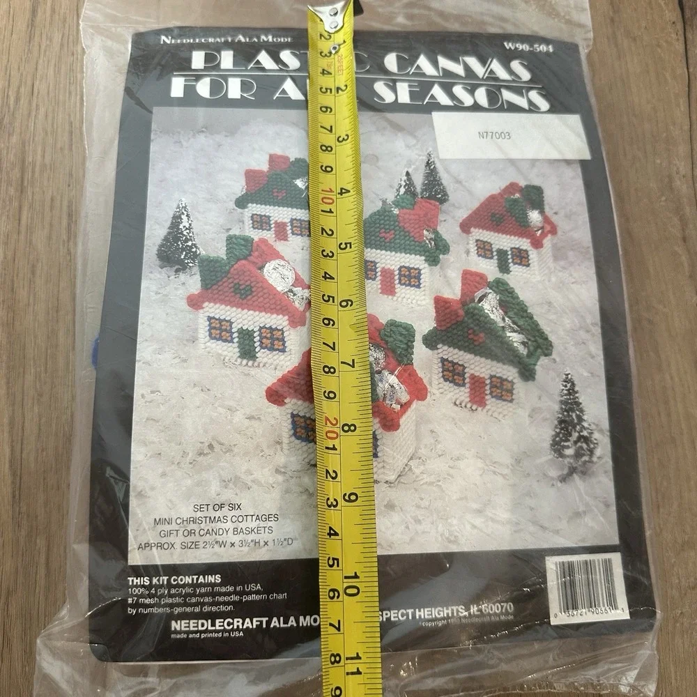 VTG Plastic Canvas For All Seasons Christmas Cottages W90-504‎ Sealed